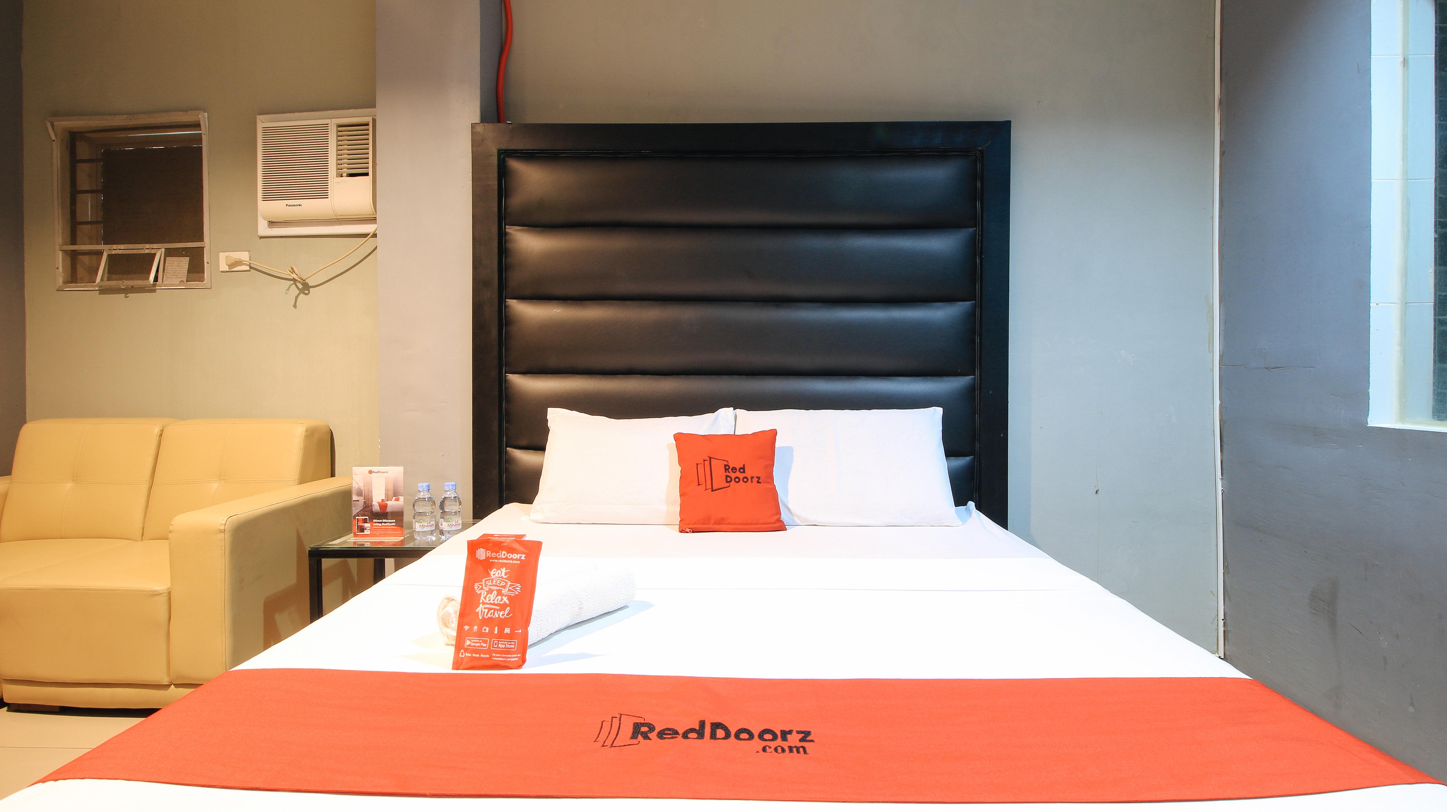 Reddoorz @ P Florentino Street Sampaloc Manila Bagian luar foto