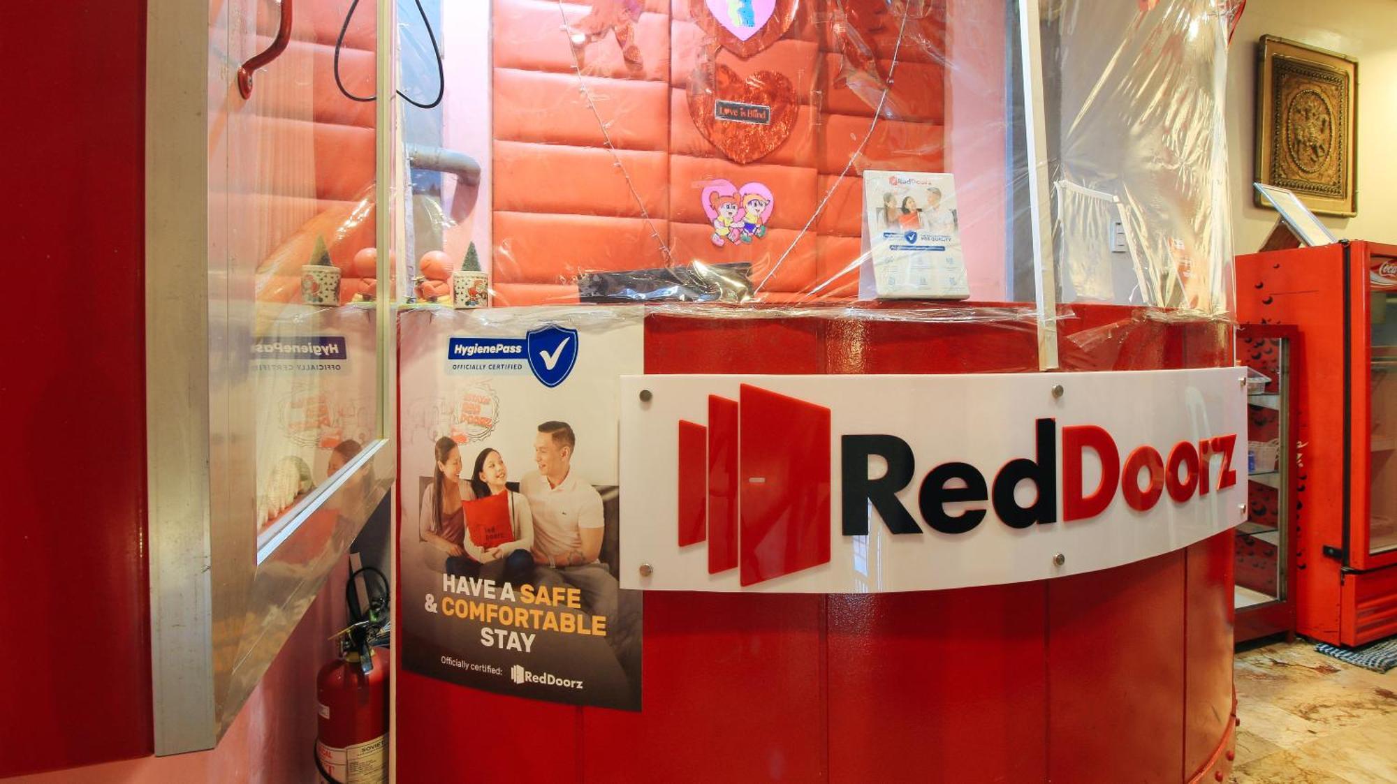 Reddoorz @ P Florentino Street Sampaloc Manila Bagian luar foto