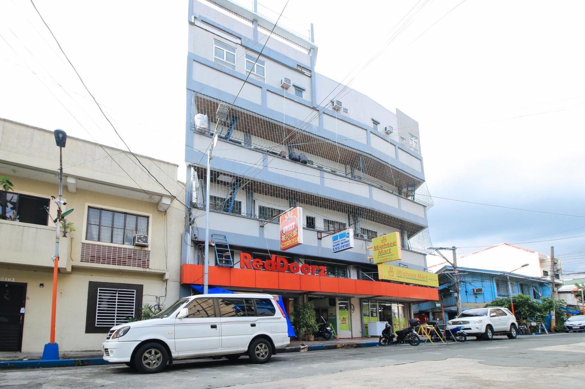Reddoorz @ P Florentino Street Sampaloc Manila Bagian luar foto